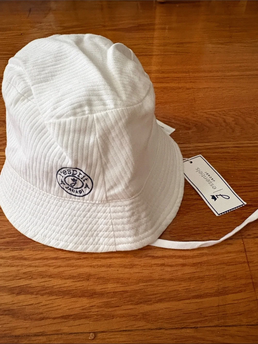 NWT Jacadi White Cotton Bucket Hat with Logo Patch, 6m
